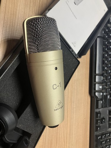 Behringer studio - c-1,