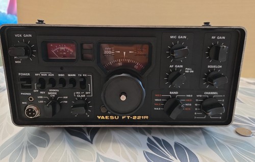 Yaesu 221r top - yaesu,