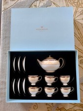 Geschenk verpackt brandneu