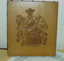 Wappenbild vintage Leder geprägt Relief  Wandbild 50er 27 cm X 30cm mittelbraun