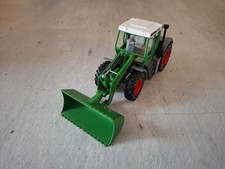 Traktor Fendt Xylon mit Frontschaufel, grün, 1:32, Siku
