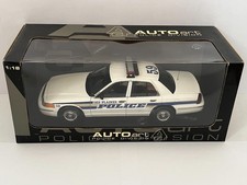 AUTOart 1/18 Ford Crown