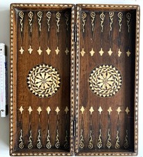 sehr wertvolles Backgammon mit Intarsien, Stoßzahn aus Afrika