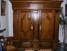 antiker frankfurter barockschrank ca.1640