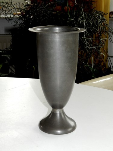Vase zinn aaw - vase, ....corporation