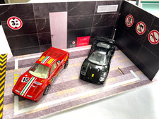 Diorama Ferrari F40+GTO Bburago  mit Parkgarage schwarz / rot  M.1:43