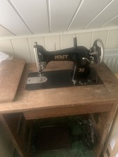 Alte Nähmaschine Versenkbar