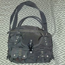 George Gina & Lucy  Tasche