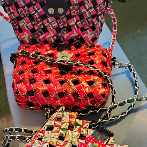 Handtasche geflochten aus