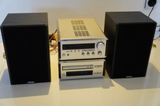 YAMAHA RX-E100 + CDX-E100 + NS-G 3 Lautsprecher Boxen Design HiFi Anlage CD-Play