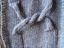 Handarbeit Schal Tuch Grau Rippenmuster mit verschlungenen Knoten Unikat