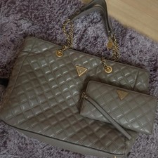 GUESS Damen Handtasche und