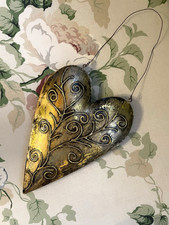 Hänge-Deko Herz Gold ❤️ Antik-Finish Metall Handarbeit 20x14cm Draht-Schlaufe