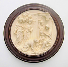 Relief Wandteller von Alberto