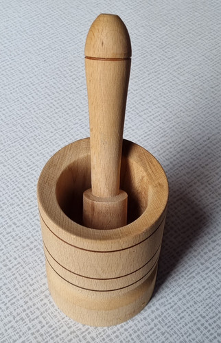 Schöner mörser mit stößel - mörser,