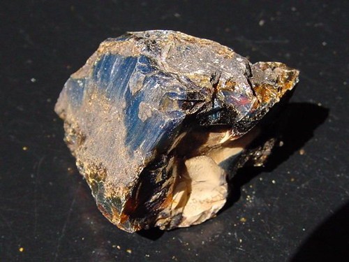 Blauer bernstein blue amber - /,