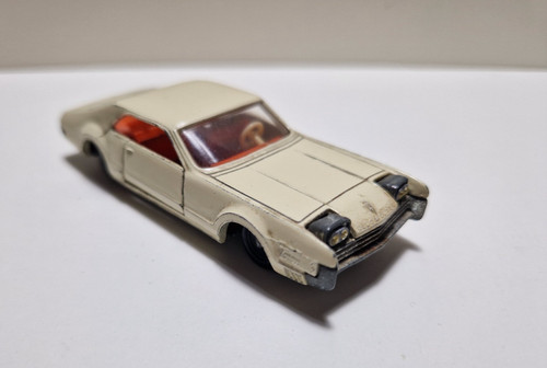 Siku 267 oldsmobile tornado - v,