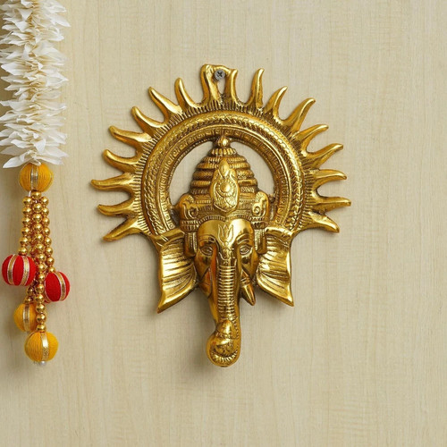 Goldener lord ganesha mit - lord,