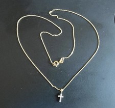 schönes Kreuz aus 750 Gold