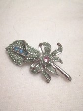 Brosche Blüten Farbe Grün