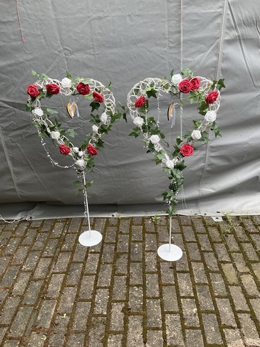 Herzkorb mit kunststoff blumen - herzkorb,