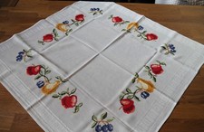 Mitteldecke mit Obst mit