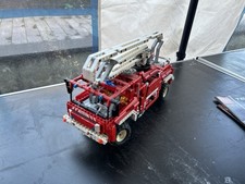 LEGO Technik 8289 Roter Feuerwehr Truck 2-in-1 Modell