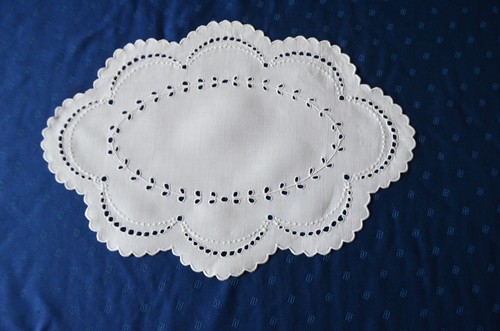 Handarbeit lochstickerei - handarbeit,