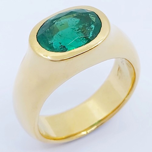 Ring 900 mit einem smaragd - ring,