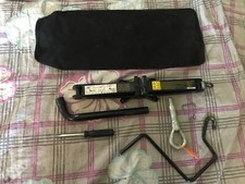 1x Wagenheber Radschlüssel Abschlepphaken Opel Vectra-C Astra-H 13162852 Saab