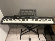 88 Tasten Piano In Schwarz mit Trage Tasche Kopfhörer und Pedal (unbenutzt)