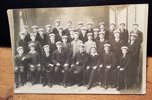 Gruppe jungen schüler mit - gruppe,