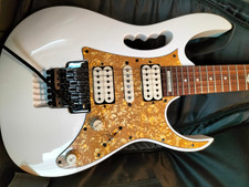 E. Gitarre Ibanez JEM 555