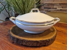 Vintage alte Deckelterrine