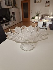 Elegante Glas-Schale auf Fuß