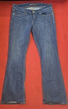 Levis demi curve - 🌟,