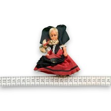 Traditionelle Trachtenpuppe im