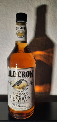 Old crow bourbon whiskey - old,