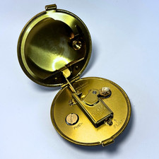 Antikes Benzinfeuerzeug im