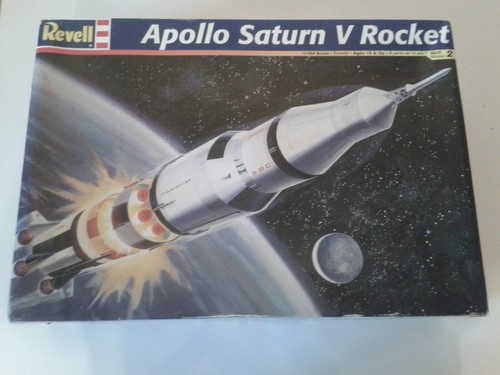 Revell apollo saturn rocket - apollo,