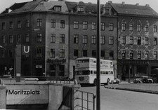 Foto, Berlin, BVG Bus am Moritzplatz in den 50er Jahren