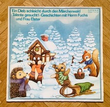 Ein Dieb schleicht durch den