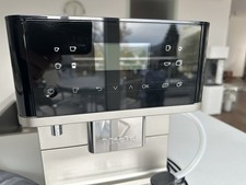 Miele CM 6360 Kaffeevollautomat - Obsidianschwarz/Cleansteel Metallic, 1500W