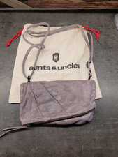 Aunts & Uncles Umhängetasche / Clutch, Wildleder, flieder, neuwertig 