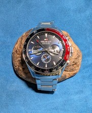 Tommy Hilfiger 46mm Silberes Edelstahlgehäuse mit Silberem Edelstahlarmband...