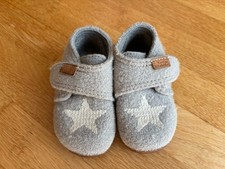 Hausschuhe Mädchen/Junge Gr. 22 von Living Kitzbühel  Grau mit ein Stern