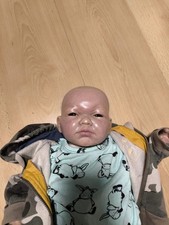 Echtpuppe Junge mit riesigen