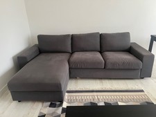 Modernes graues Ecksofa mit