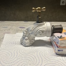 Antiker Wasserhahn mit