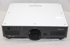 *Panasonic PT-D5600EL*DLP Event-Beamer Projektor 5000Lumen 2000:1 LensShift HDMI